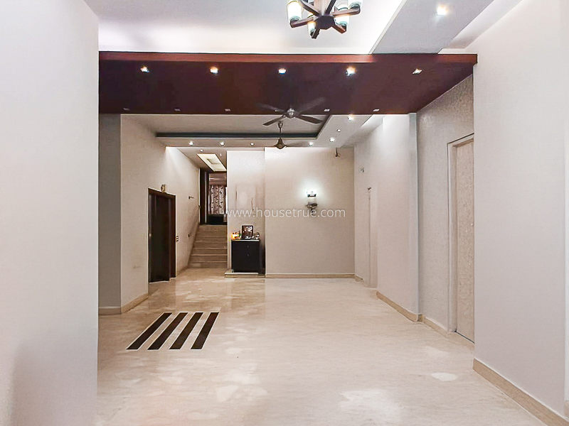 6 BHK Duplex For Rent in Pamposh Enclave