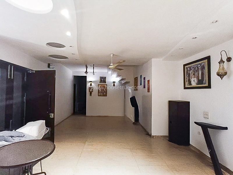 6 BHK Duplex For Rent in Pamposh Enclave