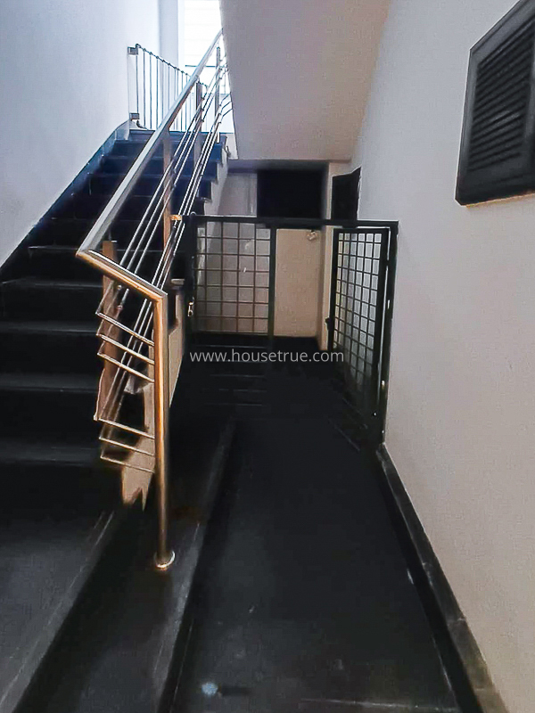 6 BHK Duplex For Rent in Pamposh Enclave