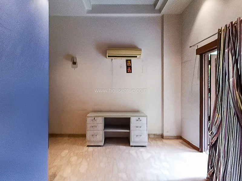6 BHK Duplex For Rent in Pamposh Enclave