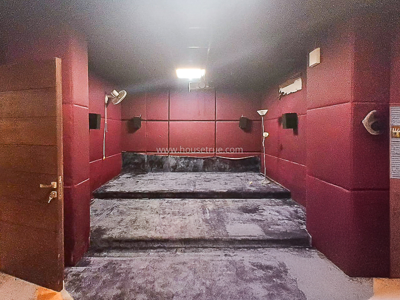 6 BHK Duplex For Rent in Pamposh Enclave