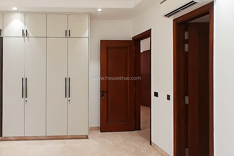 3 BHK Flat For Rent in Defence Colony