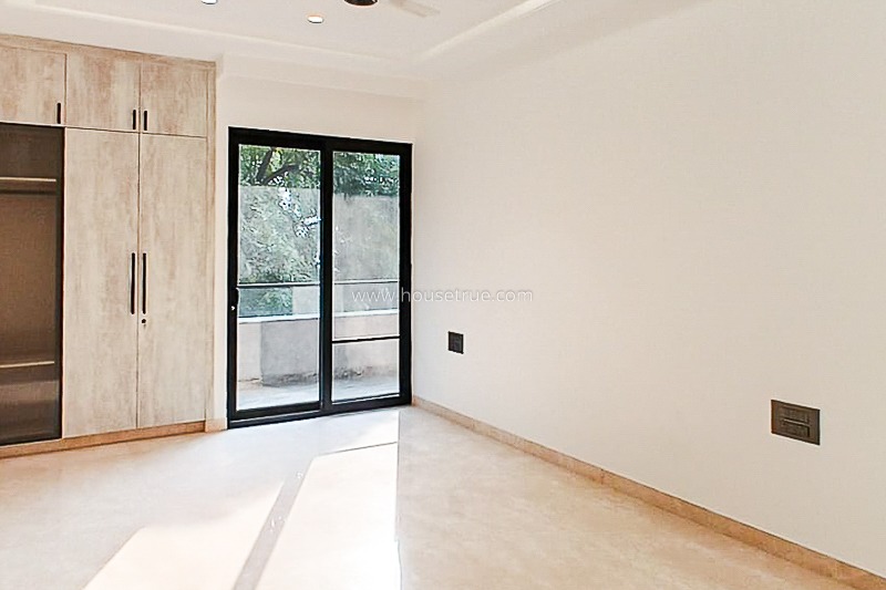 3 BHK Flat For Rent in Defence Colony