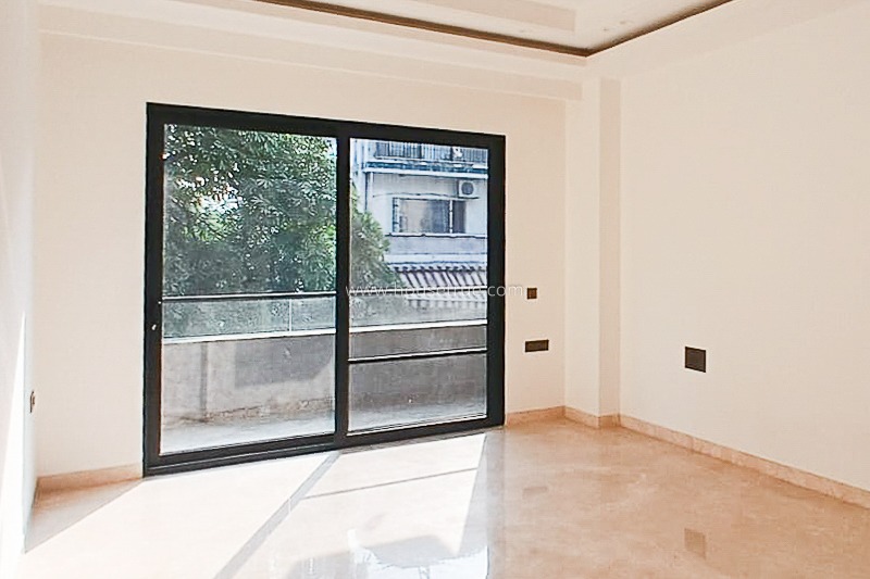 3 BHK Flat For Rent in Defence Colony