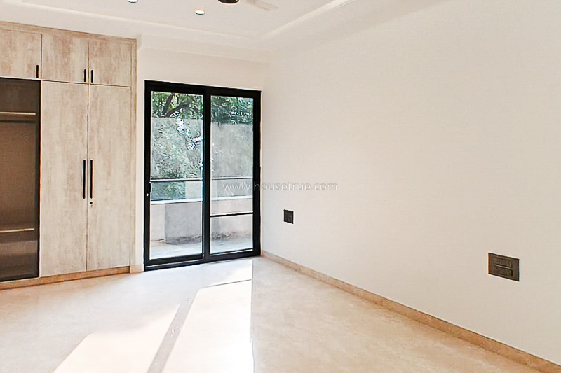 3 BHK Flat For Rent in Defence Colony