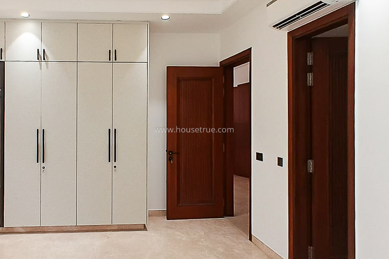 3 BHK Flat For Rent in Defence Colony