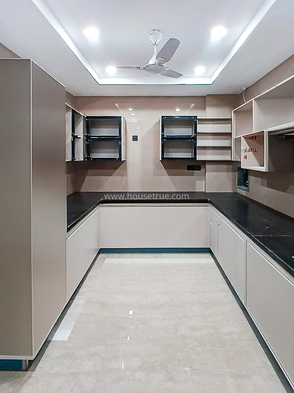 4 BHK Flat For Rent in Navjeevan Vihar