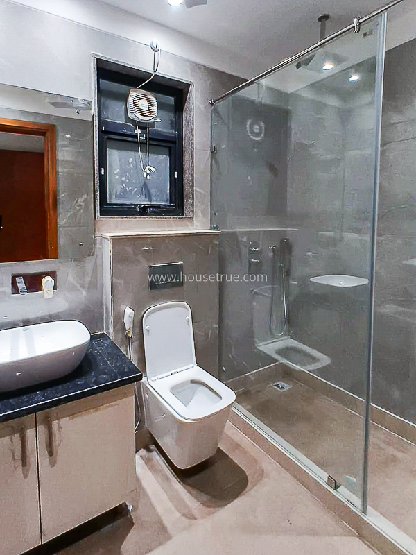 4 BHK Flat For Rent in Navjeevan Vihar