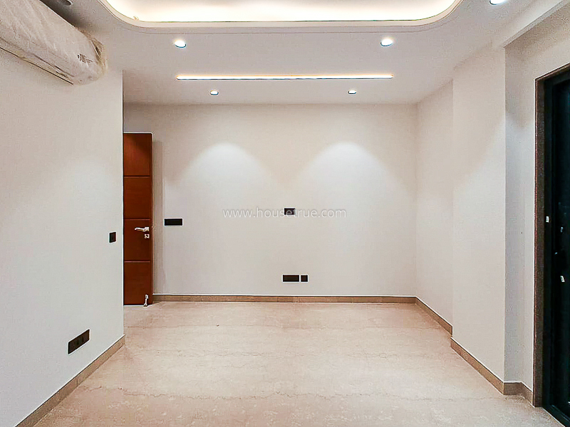 4 BHK Flat For Rent in Navjeevan Vihar