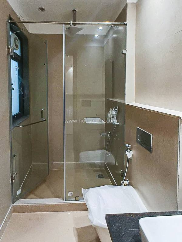 4 BHK Flat For Rent in Navjeevan Vihar