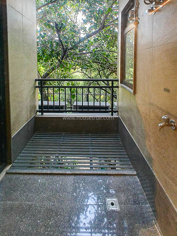 4 BHK Flat For Rent in Navjeevan Vihar