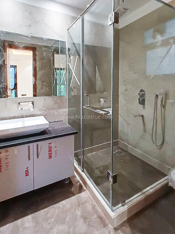 4 BHK Flat For Rent in Navjeevan Vihar