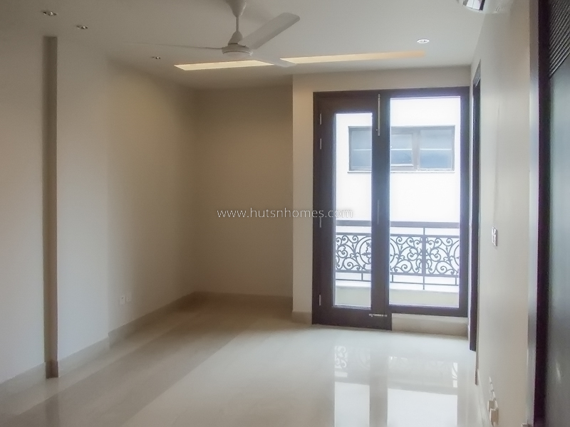 4 BHK Flat For Sale in Vasant Vihar