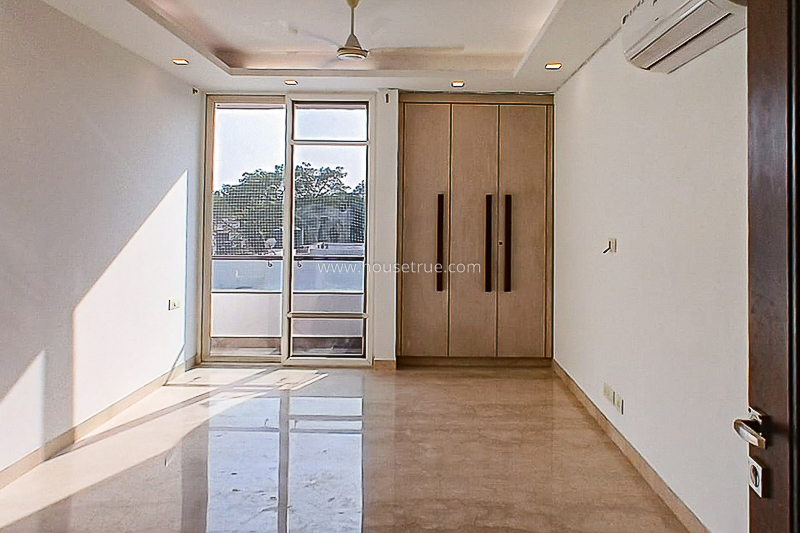 4 BHK Flat For Rent in Jangpura Extension
