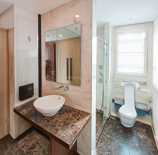 4 BHK Flat For Rent in Jangpura Extension