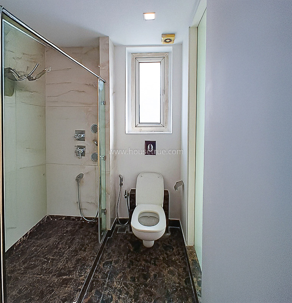 4 BHK Flat For Rent in Jangpura Extension