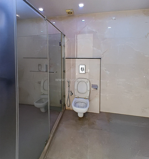 4 BHK Flat For Rent in Jangpura Extension