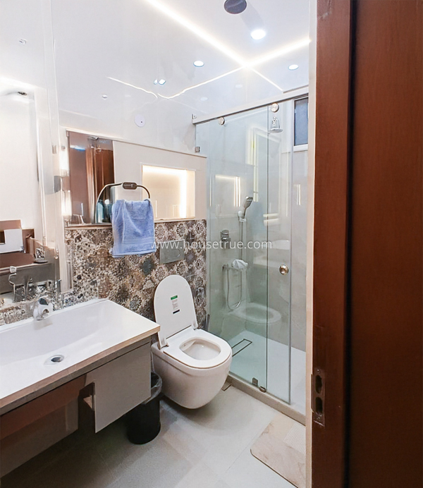 3 BHK Flat For Rent in Defence Colony