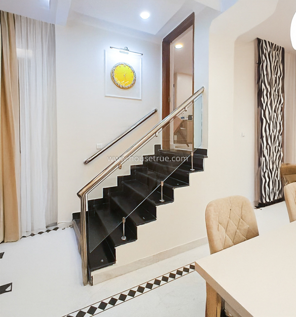 3 BHK Flat For Rent in Defence Colony