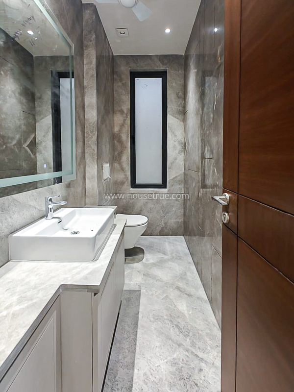 4 BHK Flat For Rent in Kailash Colony