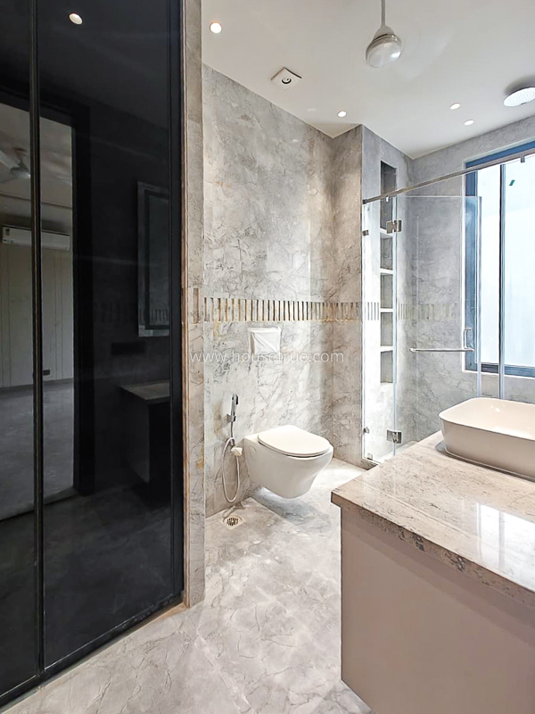 4 BHK Flat For Rent in Kailash Colony