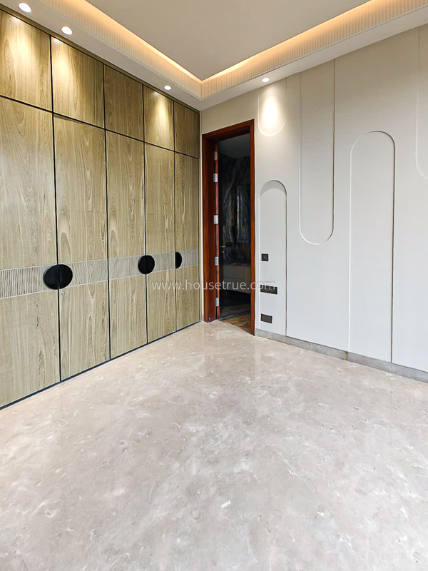 4 BHK Flat For Rent in Kailash Colony