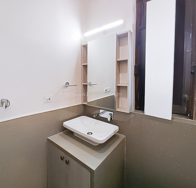 4 BHK Flat For Rent in Jangpura Extension