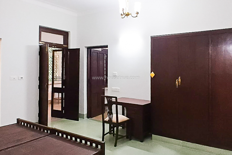 4 BHK Flat For Rent in Jangpura Extension