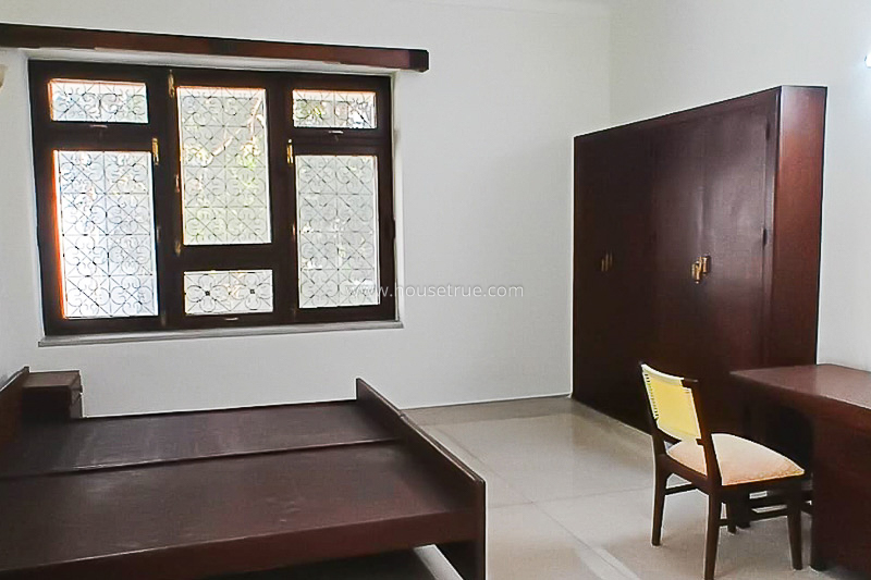 4 BHK Flat For Rent in Jangpura Extension
