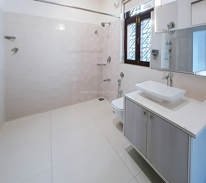 4 BHK Flat For Rent in Jangpura Extension