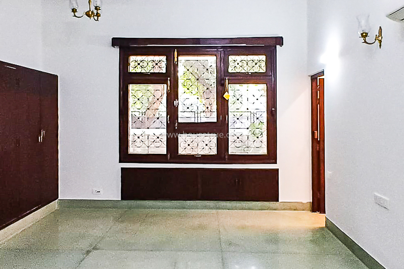 4 BHK Flat For Rent in Jangpura Extension