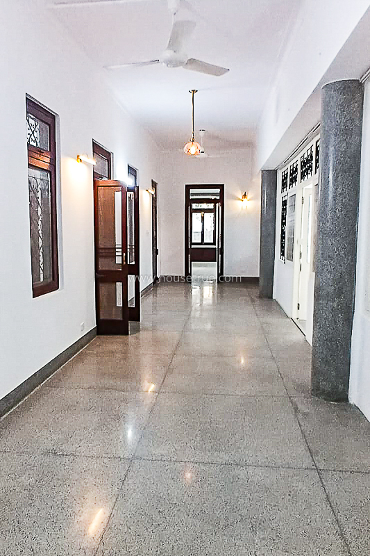 4 BHK Flat For Rent in Jangpura Extension