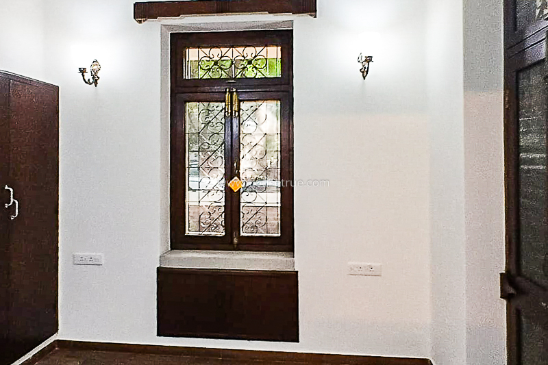 4 BHK Flat For Rent in Jangpura Extension