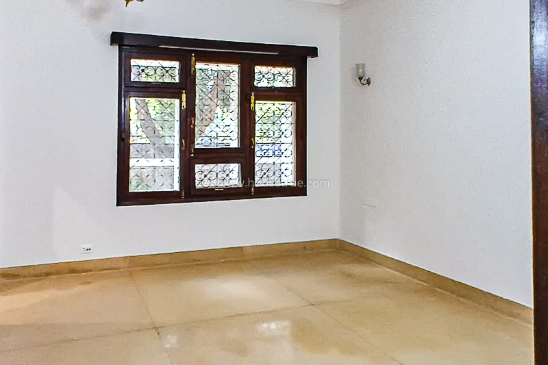 4 BHK Flat For Rent in Jangpura Extension