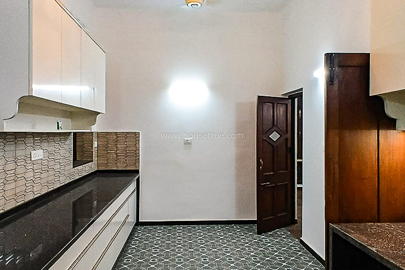 4 BHK Flat For Rent in Jangpura Extension