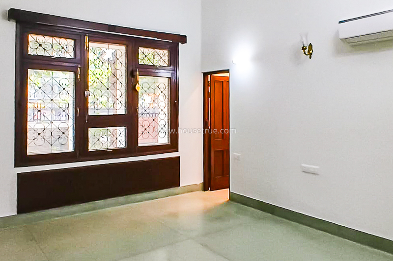 4 BHK Flat For Rent in Jangpura Extension