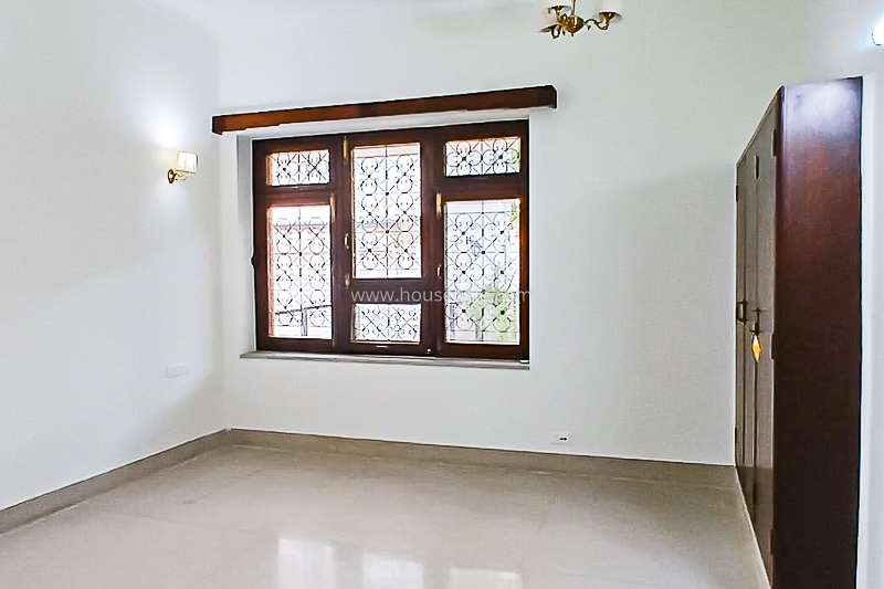 4 BHK Flat For Rent in Jangpura Extension