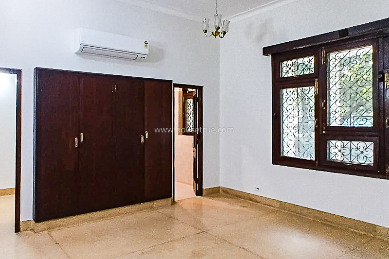 4 BHK Flat For Rent in Jangpura Extension