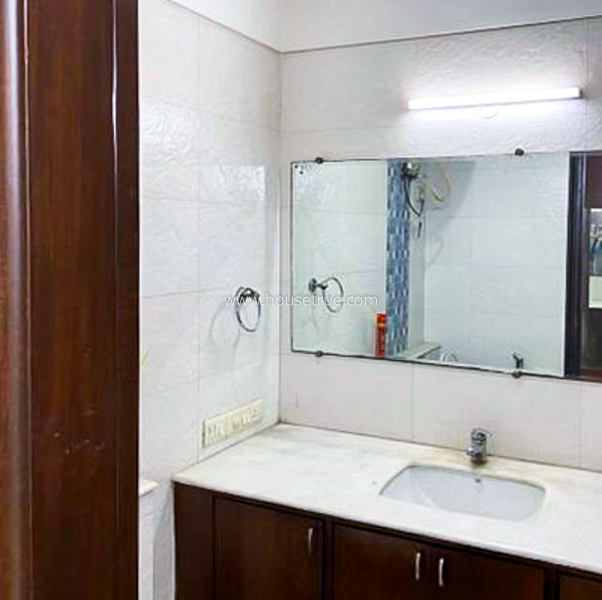 3 BHK Flat For Rent in Navjeevan Vihar