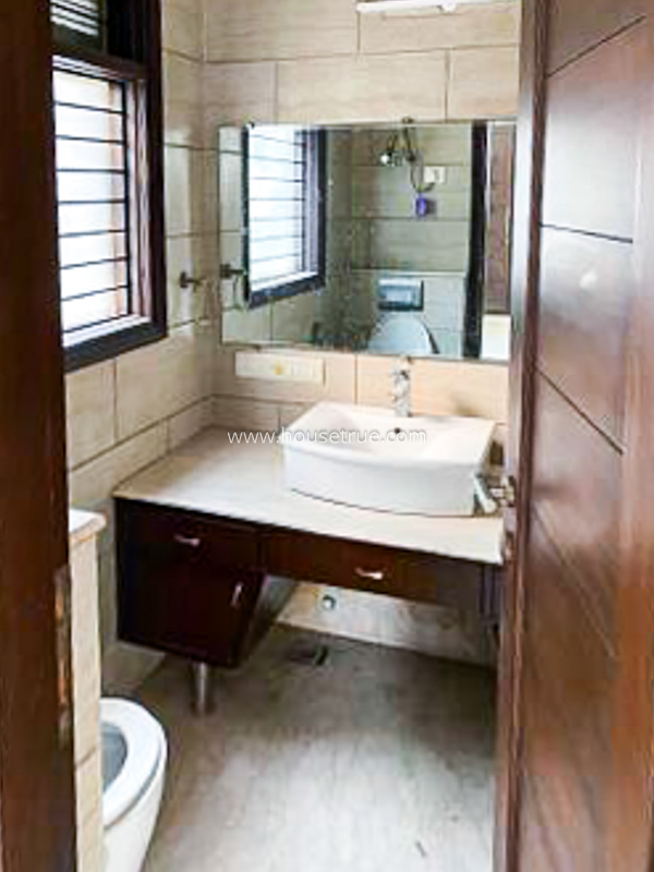 3 BHK Flat For Rent in Navjeevan Vihar