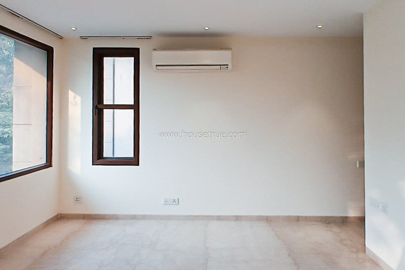 4 BHK Flat For Rent in Defence Colony
