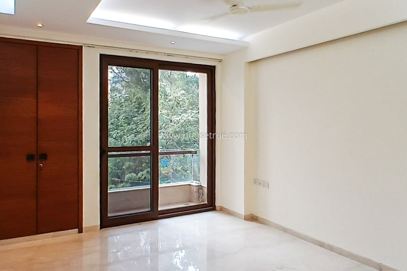 4 BHK Flat For Rent in Defence Colony