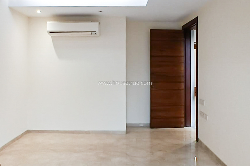 4 BHK Flat For Rent in Defence Colony