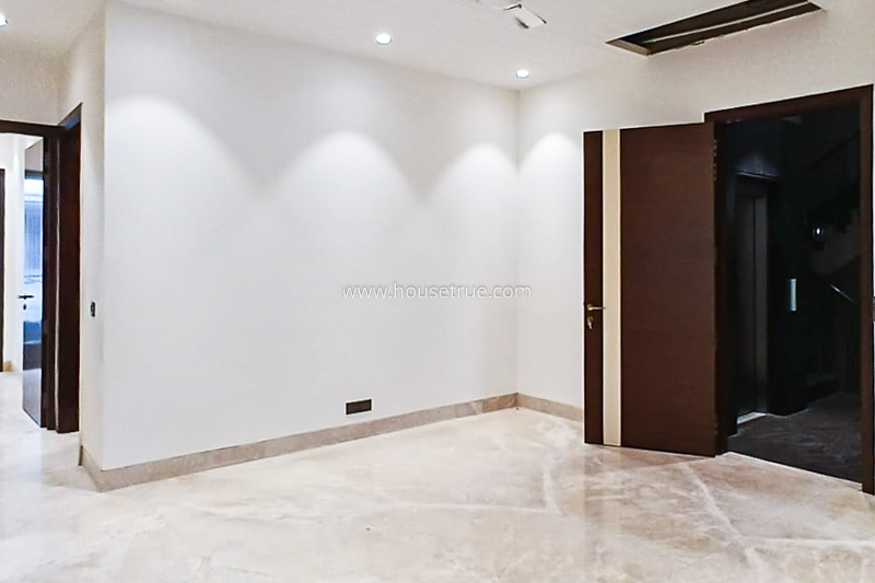 4 BHK Flat For Rent in Jangpura Extension