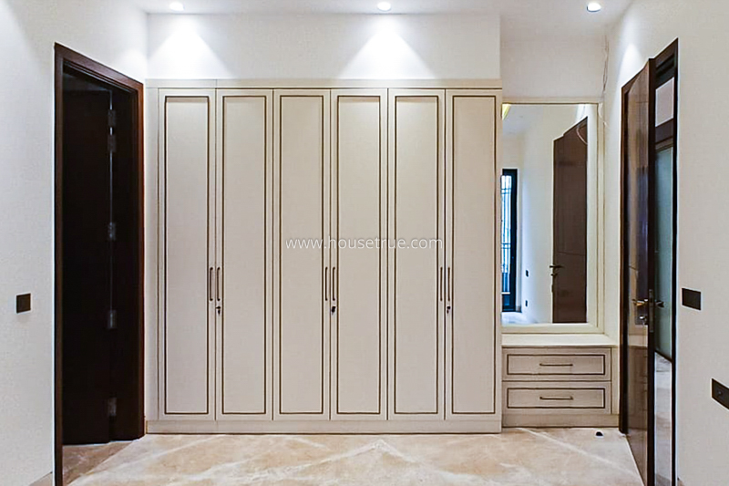 4 BHK Flat For Rent in Jangpura Extension