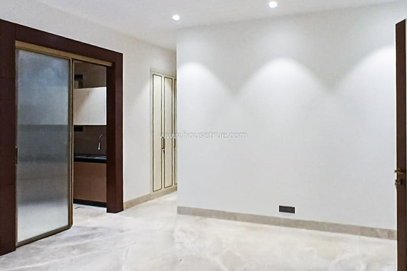 4 BHK Flat For Rent in Jangpura Extension