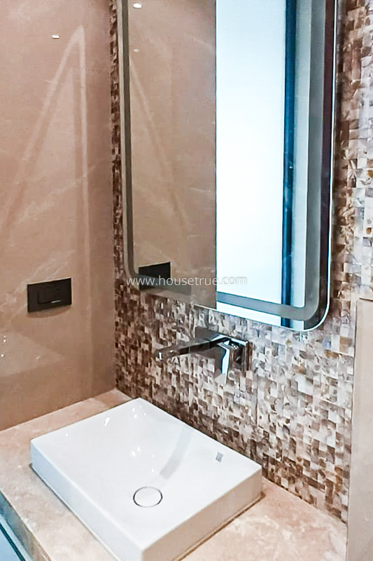 4 BHK Flat For Rent in Jangpura Extension