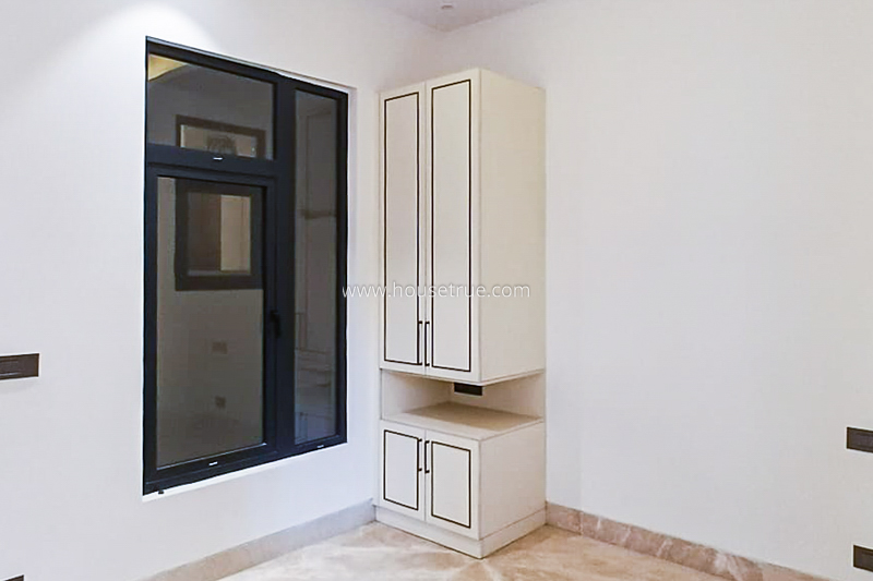 4 BHK Flat For Rent in Jangpura Extension