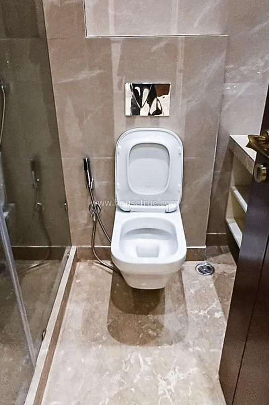 4 BHK Flat For Rent in Jangpura Extension