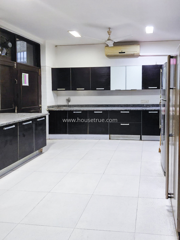 5 BHK House For Rent in May Fair Garden